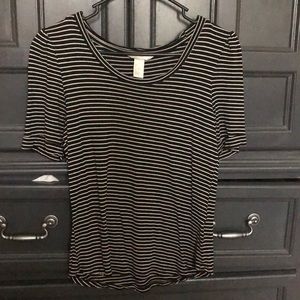 Striped short sleeve top